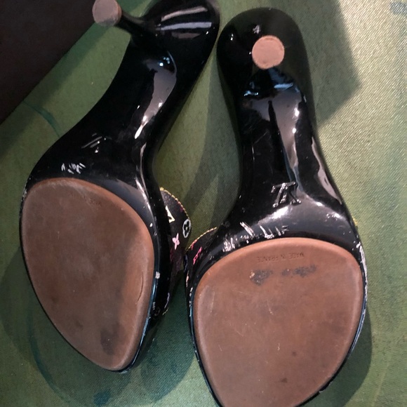 Louis Vuitton Sandals - Picture 6 of 8